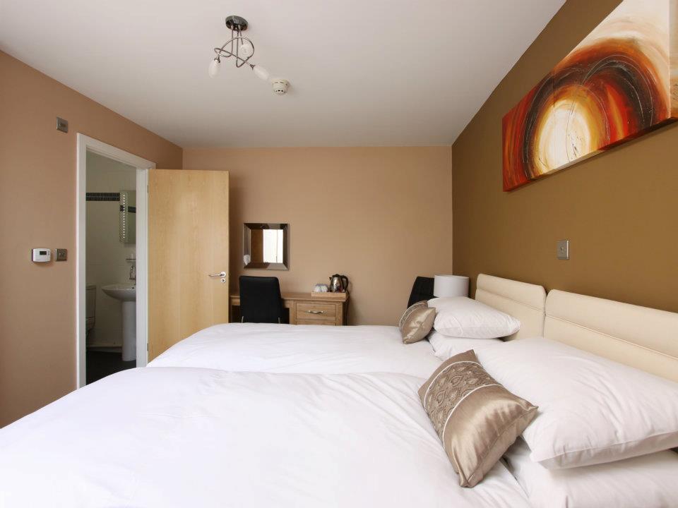 Emlyn Arms Bed & Breakfast Llanarthney ห้อง รูปภาพ